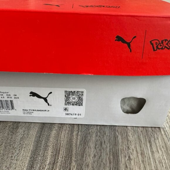 RARE Puma x Pokemon Bulbasaur Ivy/Holiday Size 5.5. - Picture 5 of 5